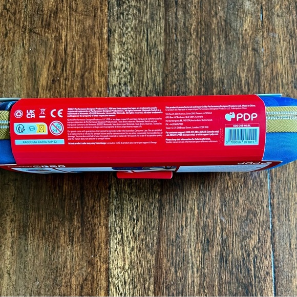 Nintendo Switch Carrying Case The Legend of Zelda Hyrule Blue – New - Picture 3 of 4